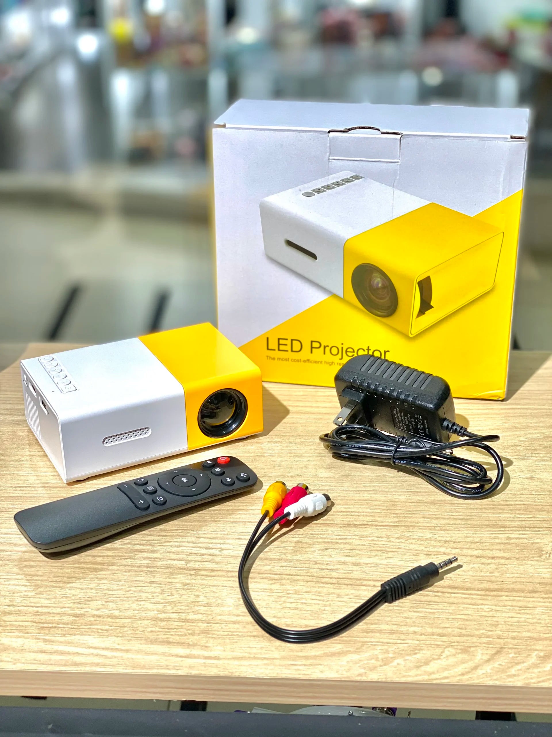 Mini Proyector YG300